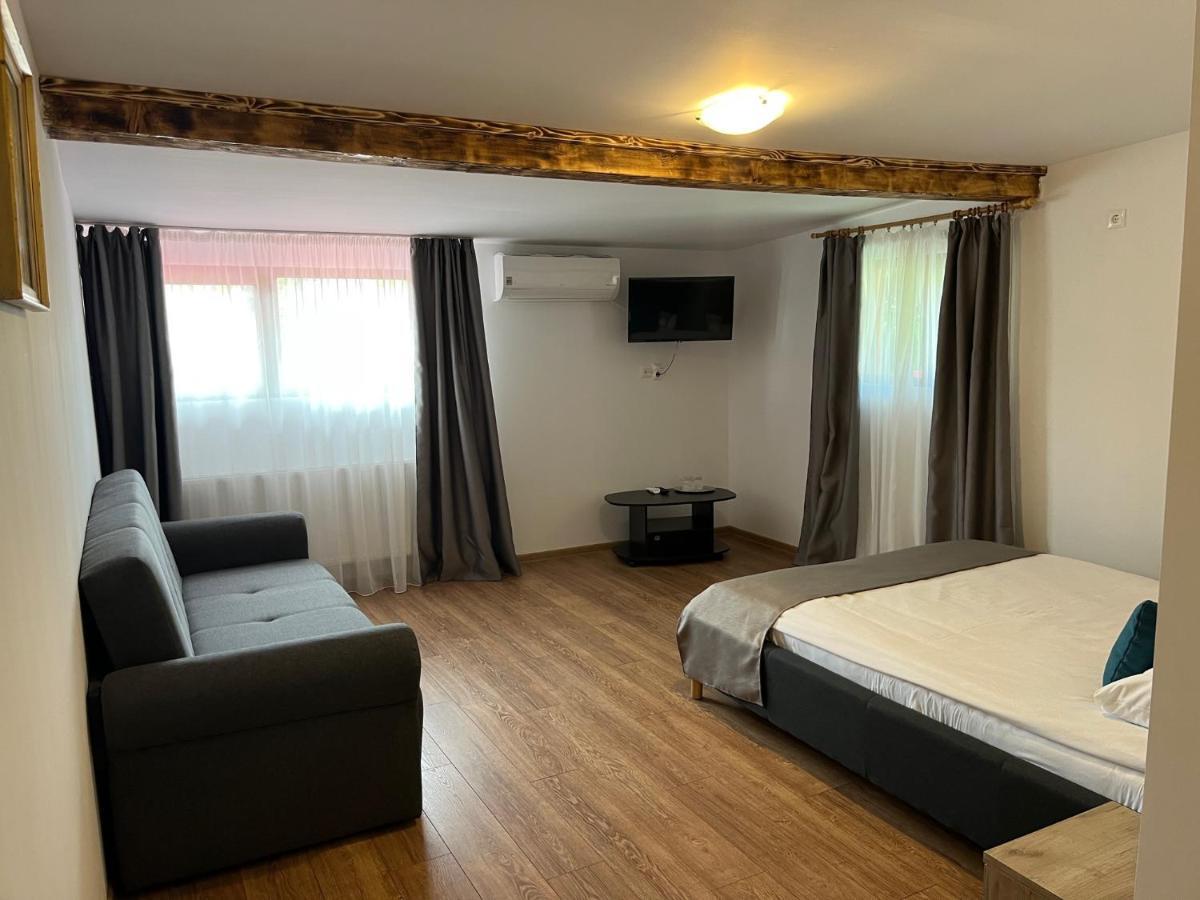 Casa Someseana Guest House Gilgau Екстериор снимка