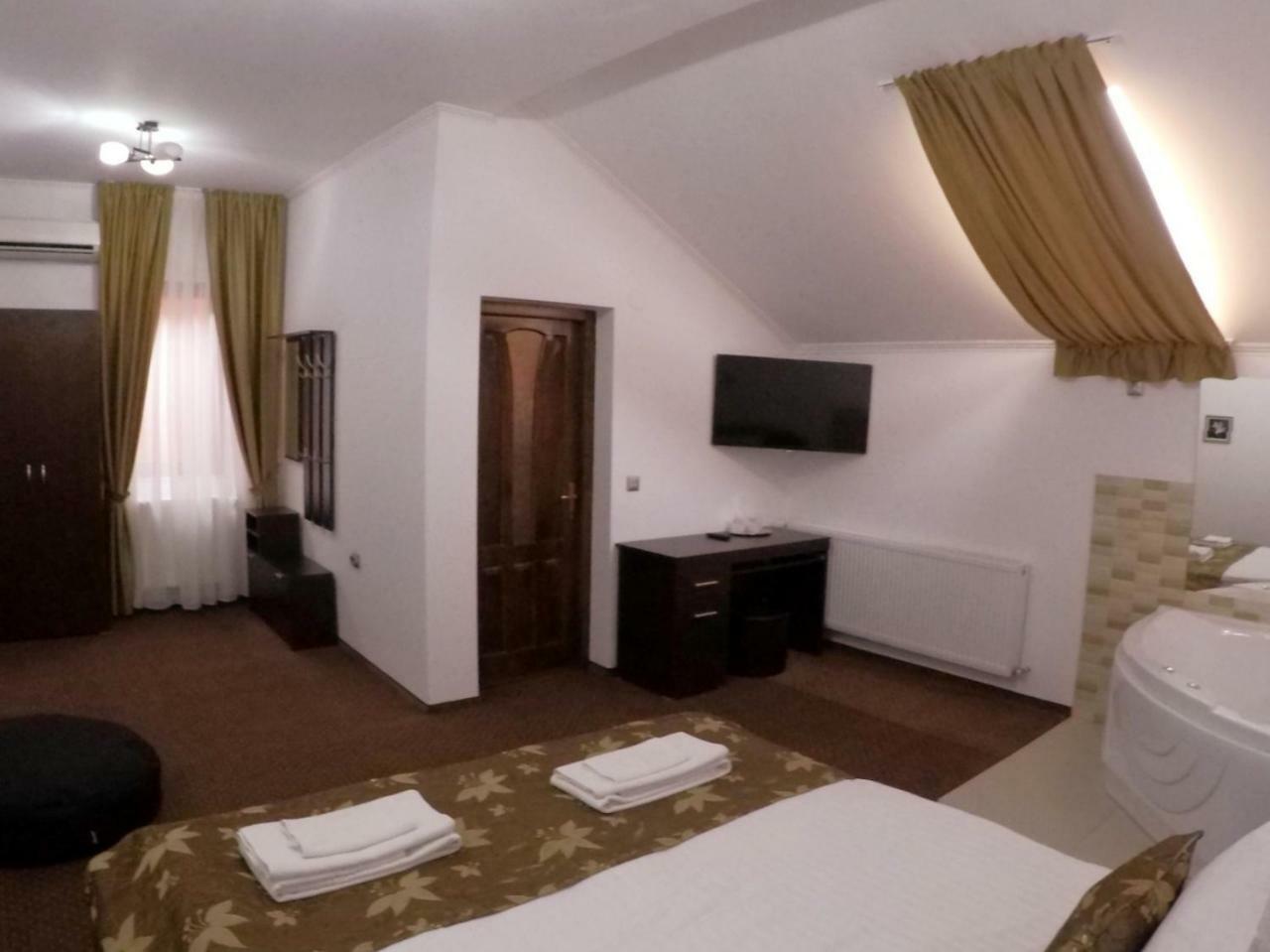 Casa Someseana Guest House Gilgau Екстериор снимка